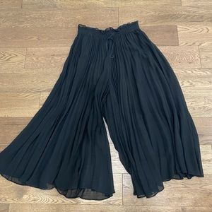 Zara Pants - Black In size XS